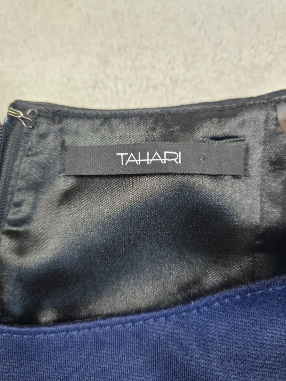 Tahari Womens Sleeveless Sheath Dress Size 6 Black & Blue - Picture 2 of 5